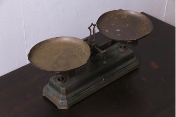 アンティーク雑貨　フランスアンティーク　シャビーな風合いがおしゃれな天秤(はかり、スケール)(R-037771)