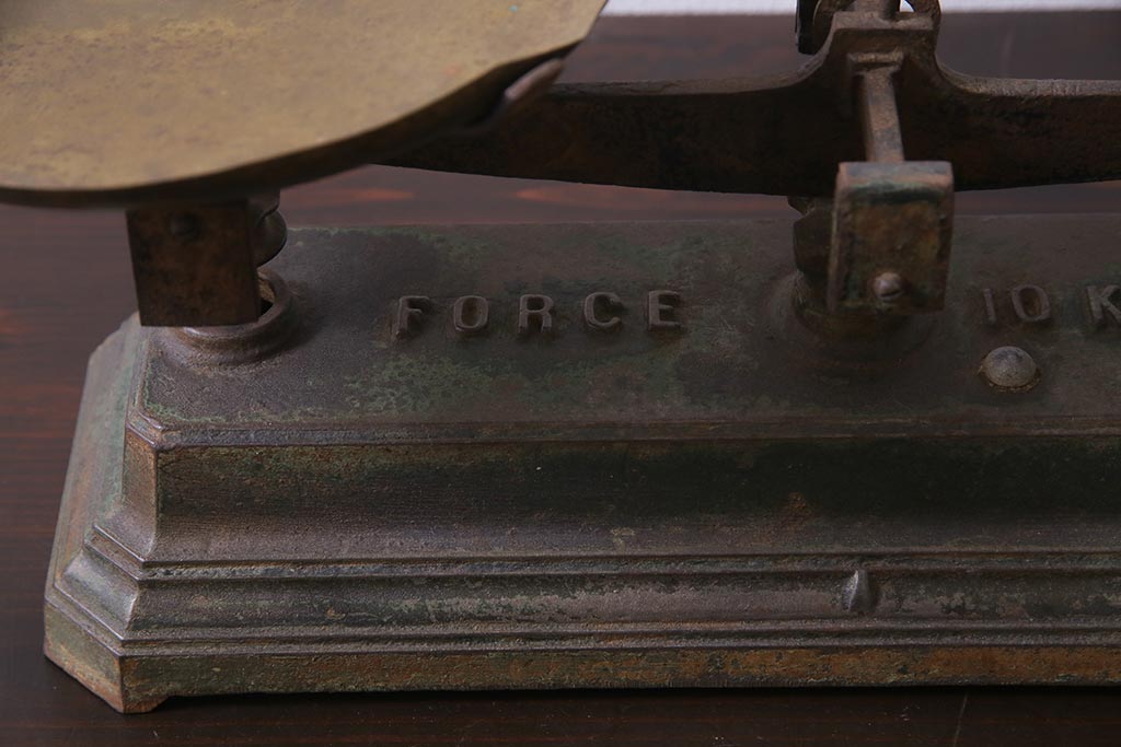 アンティーク雑貨　フランスアンティーク　シャビーな風合いがおしゃれな天秤(はかり、スケール)(R-037771)