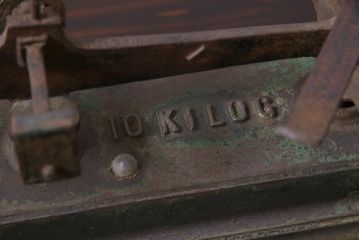 アンティーク雑貨　フランスアンティーク　シャビーな風合いがおしゃれな天秤(はかり、スケール)(R-037771)