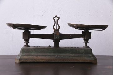 アンティーク雑貨　フランスアンティーク　シャビーな風合いがおしゃれな天秤(はかり、スケール)(R-037771)