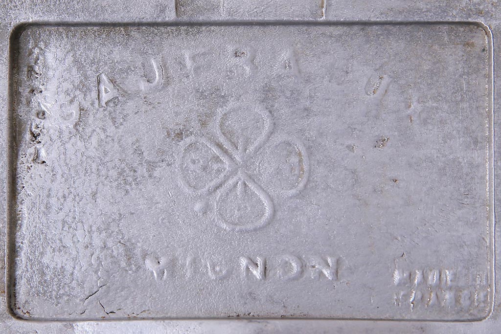 ヴィンテージ雑貨　フランスビンテージ　シャビーな質感がおしゃれなワッフルメーカー2個セット(R-037772)