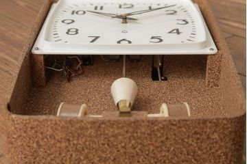 アンティーク雑貨　Seiko Sonola(セイコー・ソノーラ)　電池式　トランジスタ・クロック　レトロポップな掛け時計(柱時計、振り子時計)(R-037779)