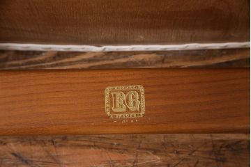 ヴィンテージ家具　北欧ビンテージ　G-PLAN(ジープラン)　白い座面がおしゃれな木製フレームのスツール(椅子)(R-037780)