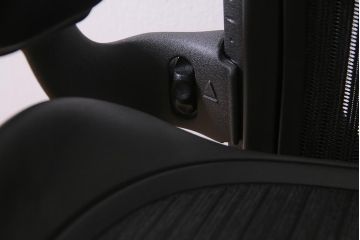 中古　Hermanmiller(ハーマンミラー社)　アーロンチェア(オフィスチェア、椅子、イス)(定価約19万円)(R-037782)