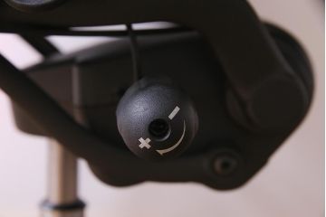 中古　Hermanmiller(ハーマンミラー社)　アーロンチェア(オフィスチェア、椅子、イス)(定価約19万円)(R-037782)