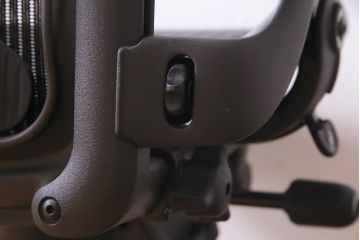 中古　Hermanmiller(ハーマンミラー社)　アーロンチェア(オフィスチェア、椅子、イス)(定価約19万円)(R-037782)