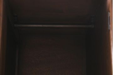 ラフジュ工房オリジナル　ヒノキ無垢材・ヒバ材　チェッカーガラス入り　ノスタルジックな雰囲気漂う3人用ロッカー(ワードローブ)(R-037783)