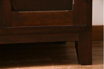 ラフジュ工房オリジナル　ヒノキ無垢材・ヒバ材　チェッカーガラス入り　ノスタルジックな雰囲気漂う3人用ロッカー(ワードローブ)(R-037783)