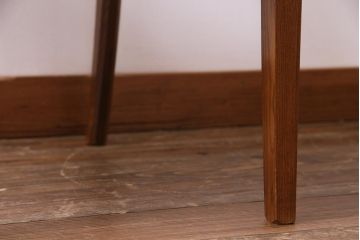 ヴィンテージ家具　北欧ビンテージ　G-PLAN(ジープラン)　エルム材　木の温もりと上品な佇まいが魅力のダイニングチェア(椅子)(R-037786)