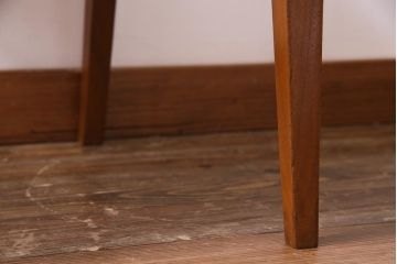 ヴィンテージ家具　北欧ビンテージ　チーク材　ぬくもりを感じる昔懐かしいダイニングチェア(椅子)(R-037787)