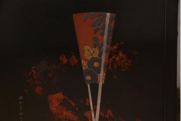 ビンテージ　国産工芸家具　漆塗り・螺鈿細工　上質な和の雰囲気漂う茶棚(飾り棚、収納棚、ヴィンテージ)(R-037788)