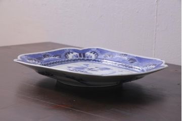 アンティーク雑貨　幕末明治期　花蝶図　染付変形大皿(和食器)(R-037793)