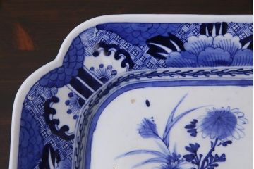 アンティーク雑貨　幕末明治期　花蝶図　染付変形大皿(和食器)(R-037793)