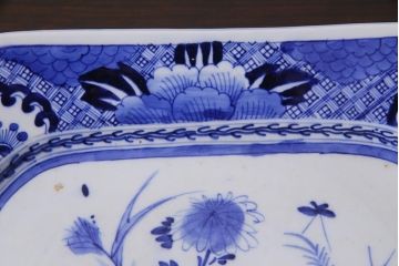 アンティーク雑貨　幕末明治期　花蝶図　染付変形大皿(和食器)(R-037793)