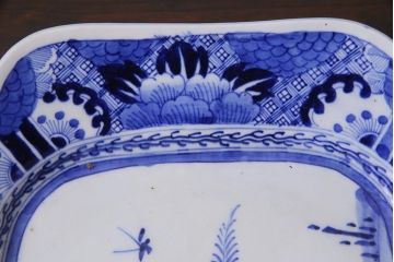 アンティーク雑貨　幕末明治期　花蝶図　染付変形大皿(和食器)(R-037793)