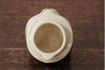 アンティーク雑貨　ドイツ　Erphila(アーフィラ)社　赤いリボンの猫型ティーポット(ネコ型ポット、陶器)(R-037803)