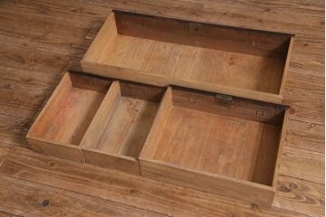アンティーク家具　大正昭和初期　縞黒檀・桐材・栓材　銅金具　上手物!上質な作りの茶箪笥(茶棚、収納棚、違い棚、桐箪笥、桐たんす)(R-037806)