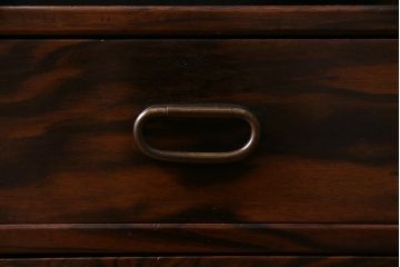 アンティーク家具　大正昭和初期　縞黒檀・桐材・栓材　銅金具　上手物!上質な作りの茶箪笥(茶棚、収納棚、違い棚、桐箪笥、桐たんす)(R-037806)