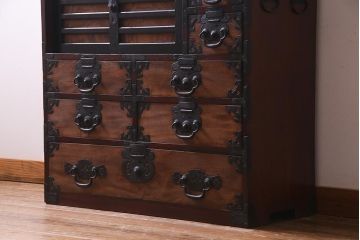 アンティーク家具　古民具・骨董　前面ケヤキ材　格式高い和の空間を演出する松本帳場箪笥(衣装箪笥、引き出し)(R-037807)