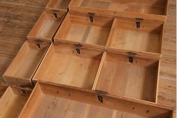 アンティーク家具　古民具・骨董　前面ケヤキ材　格式高い和の空間を演出する松本帳場箪笥(衣装箪笥、引き出し)(R-037807)