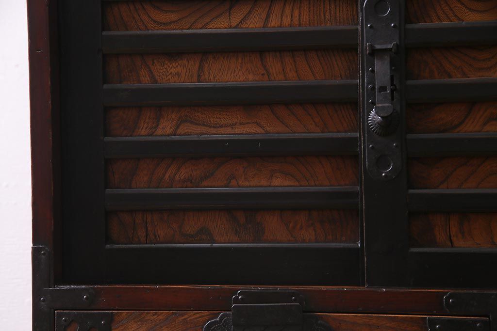 アンティーク家具　古民具・骨董　前面ケヤキ材　格式高い和の空間を演出する松本帳場箪笥(衣装箪笥、引き出し)(R-037807)