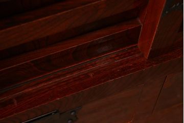 ビンテージ家具　国産民芸家具　ケヤキ材の杢目が美しい高級感あふれる米沢車箪笥(帳場箪笥)(R-037816)