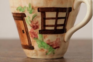 ヴィンテージ雑貨　イギリス　コテージのようなデザインが可愛らしいカップ&ソーサー(洋食器、ビンテージ)(R-037818)