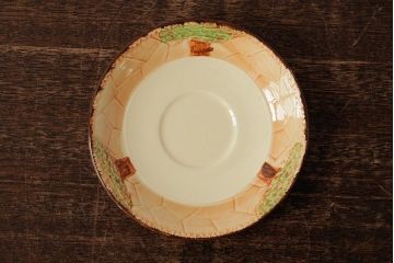 ヴィンテージ雑貨　イギリス　コテージのようなデザインが可愛らしいカップ&ソーサー(洋食器、ビンテージ)(R-037818)