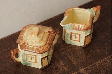 ヴィンテージ雑貨　イギリス　Keele St. Pottery(KSP)　COTTAGEWARE(コテージウェア)　ミルクジャグ&シュガーポット(クリーマー、ビンテージ)(R-037819)