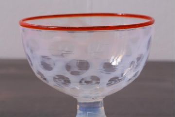 アンティーク雑貨　大正期　赤縁乳白水玉紋碗形　氷コップ(拭きガラス)(R-037826)