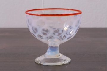 アンティーク雑貨　大正期　赤縁乳白水玉紋碗形　氷コップ(拭きガラス)(R-037826)