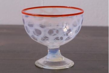 アンティーク雑貨　大正期　赤縁乳白水玉紋碗形　氷コップ(拭きガラス)(R-037826)