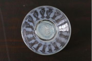 アンティーク雑貨　古民具・骨董　和ガラス　乳白色　赤縁玉垂れ文なつめ形氷コップ(R-037827)