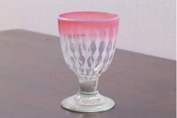 アンティーク雑貨　古民具・骨董　和ガラス　乳白色　赤縁玉垂れ文なつめ形氷コップ(R-037828)