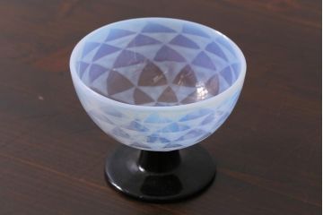 アンティーク雑貨　大正期　乳白鱗紋エナメル脚　碗形氷コップ(R-037829)