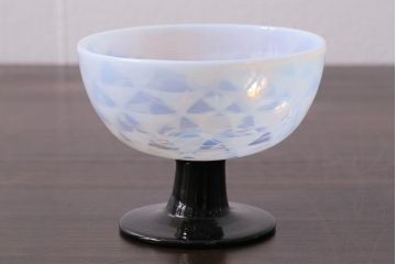 アンティーク雑貨　大正期　乳白鱗紋エナメル脚　碗形氷コップ(R-037830)