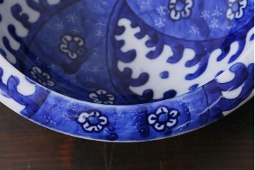 アンティーク雑貨　明治期　花波ねじり文　ベロ藍　染付深鉢・大(R-037831)