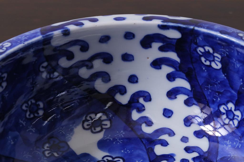 アンティーク雑貨　明治期　花波ねじり文　ベロ藍　染付深鉢・大(R-037831)