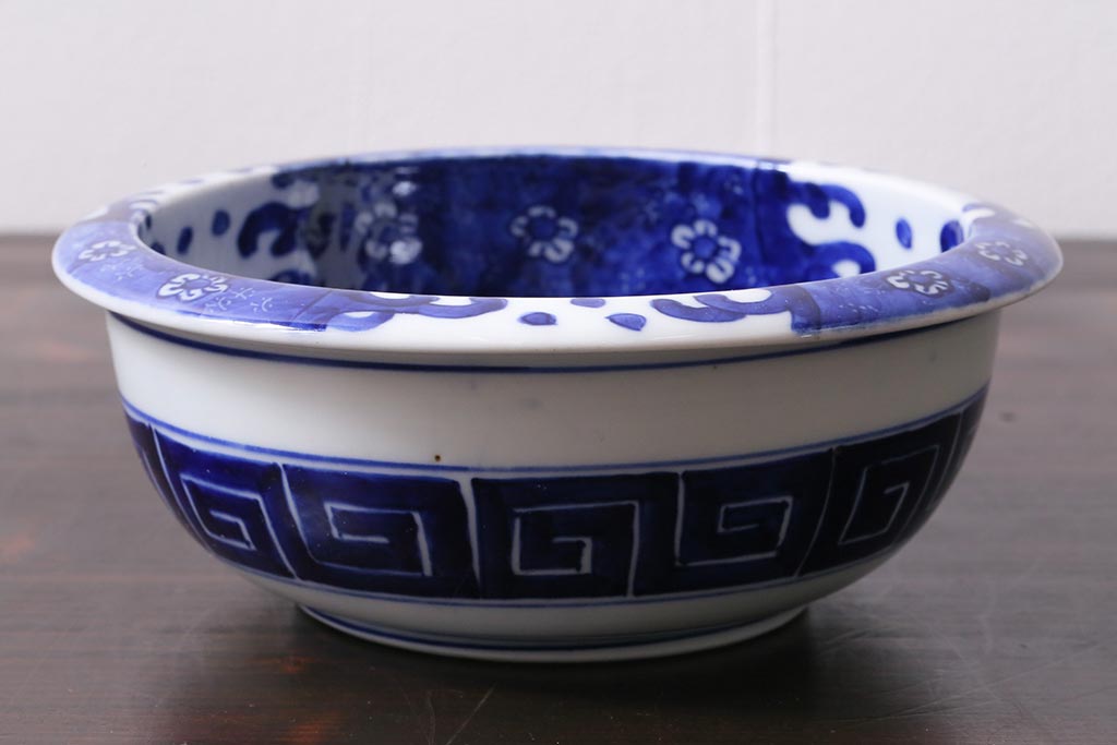 アンティーク雑貨　明治期　花波ねじり文　ベロ藍　染付深鉢・大(R-037831)