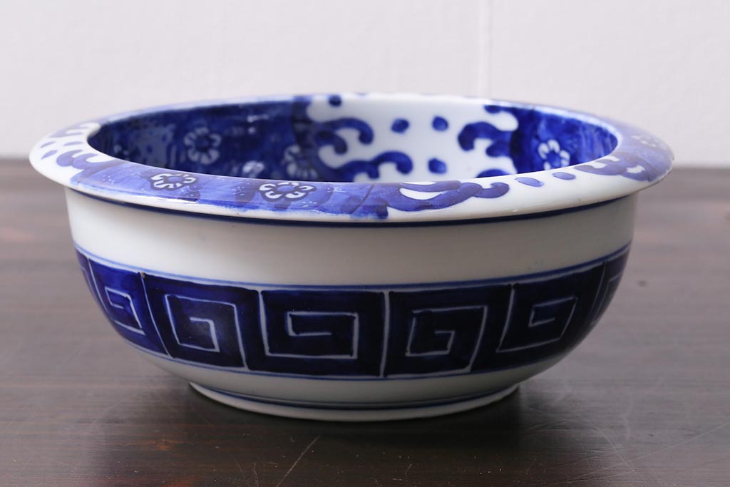 アンティーク雑貨　明治期　花波ねじり文　ベロ藍　染付深鉢・大(R-037831)