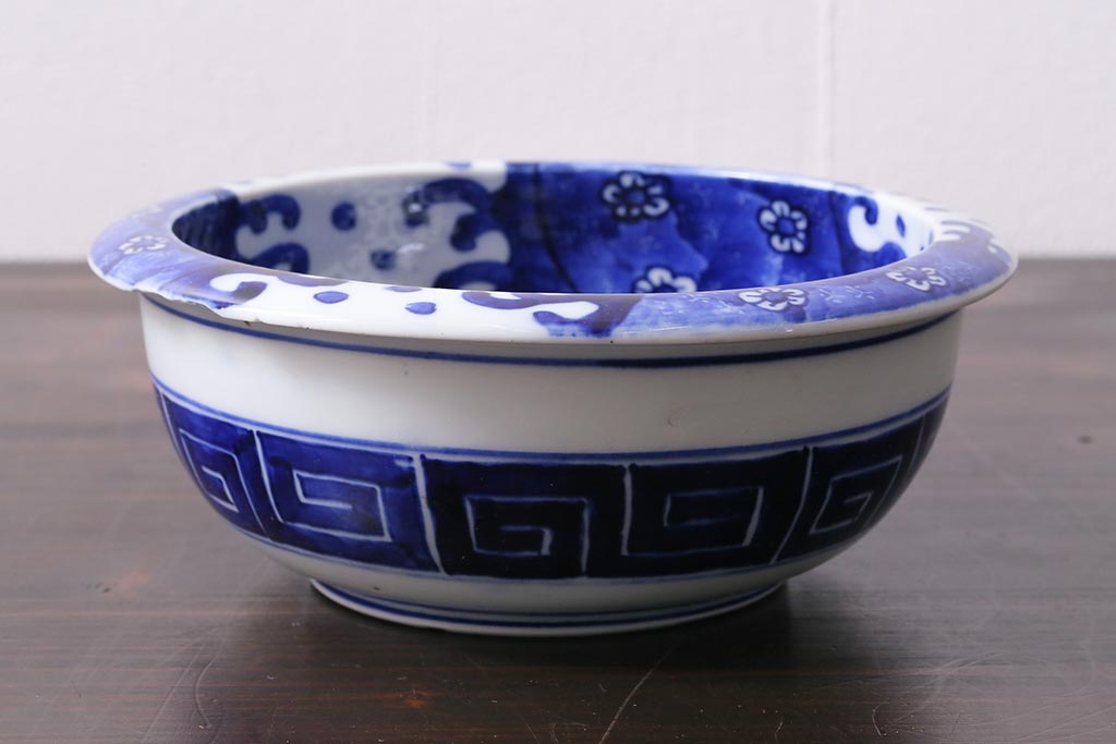 アンティーク雑貨　明治期　花波ねじり文　ベロ藍　染付深鉢・大(R-037831)