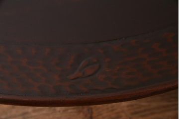 レトロ家具　和製アンティーク　鎌倉彫りが珍しい丸ちゃぶ台(折り畳み式テーブル、ローテーブル、座卓)(R-037833)