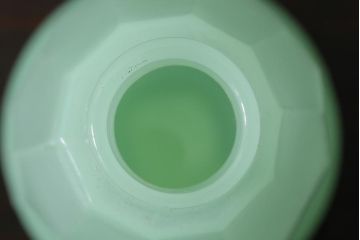 アンティーク雑貨　昭和初期　ウランミルクガラス　調味料入れ(キッチン雑貨)(R-037844)