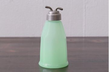 アンティーク雑貨　昭和初期　ウランミルクガラス　調味料入れ(キッチン雑貨)(R-037844)