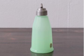 アンティーク雑貨　昭和初期　ウランミルクガラス　調味料入れ(キッチン雑貨)(R-037844)