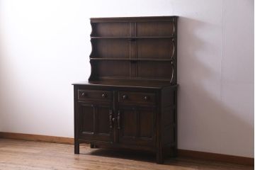 ヴィンテージ家具　イギリスビンテージ　ERCOL(アーコール)　Old Colonial(オールドコロニアル)　ニレ材　気品と風格が漂うカップボード(食器棚、飾り棚、オープンラック、収納棚)(R-037854)