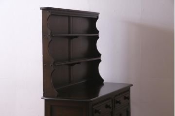 ヴィンテージ家具　イギリスビンテージ　ERCOL(アーコール)　Old Colonial(オールドコロニアル)　ニレ材　気品と風格が漂うカップボード(食器棚、飾り棚)(R-037854)