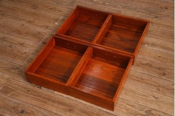 新古品　民芸家具　ニレ無垢材　5尺　重厚感と上品さを醸し出す水屋箪笥(収納棚、キャビネット)(R-037855)