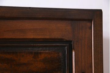 中古　伝統工芸　軽井沢彫り　衣装盆付き　松の図柄が凛々しいチェスト(和タンス、衣装箪笥)(R-037856)