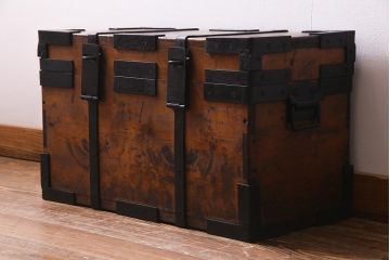和製アンティーク　センターテーブルにも!重厚さ漂う木製トランク(長持、木箱、収納箱)(R-037858)